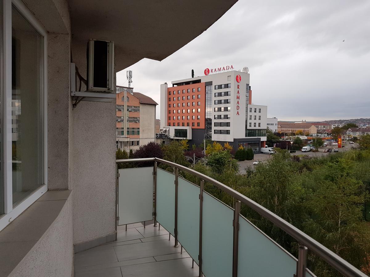 Skyline Rooftop Condos Oradea Bagian luar foto